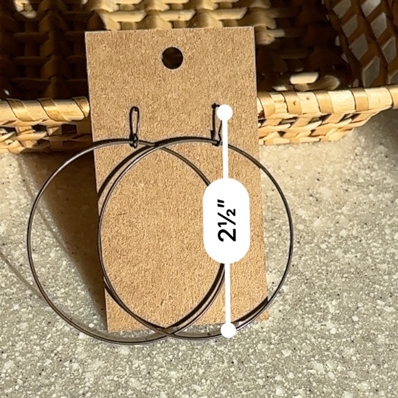 Large hoop earrings - Picture 2 of 2